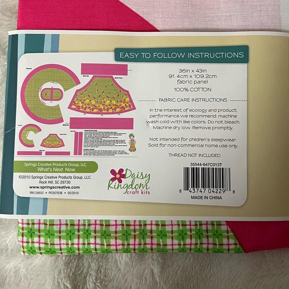 🧵🪡👭 Me & My Doll APRON SEWING KIT with 2 Thread Spools NWT craft sew create - Picture 5 of 6